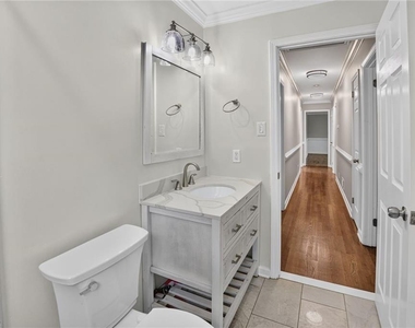2982 Northbrook Drive - Photo Thumbnail 7