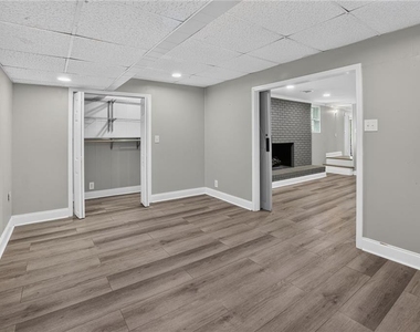 2982 Northbrook Drive - Photo Thumbnail 33