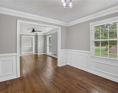 2982 Northbrook Drive - Photo Thumbnail 14