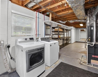 2982 Northbrook Drive - Photo Thumbnail 37