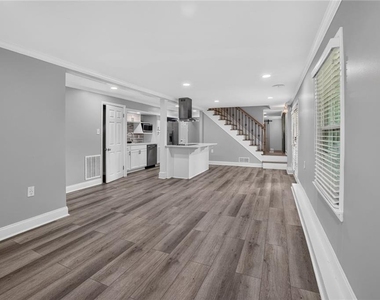 2982 Northbrook Drive - Photo Thumbnail 30
