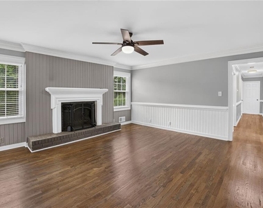 2982 Northbrook Drive - Photo Thumbnail 12