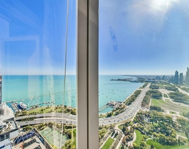 340 E Randolph Street - Photo Thumbnail 26