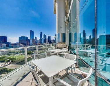 340 E Randolph Street - Photo Thumbnail 52