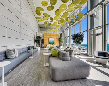 340 E Randolph Street - Photo Thumbnail 50