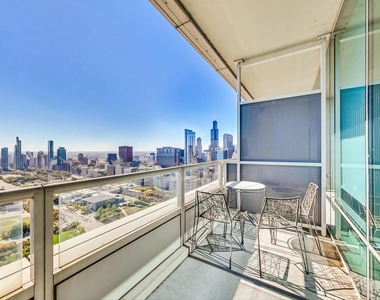 340 E Randolph Street - Photo Thumbnail 13