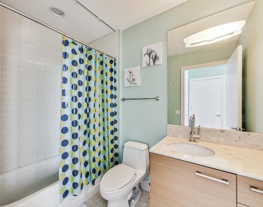 340 E Randolph Street - Photo Thumbnail 31