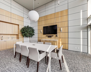 340 E Randolph Street - Photo Thumbnail 47