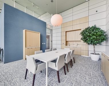 340 E Randolph Street - Photo Thumbnail 48