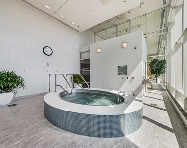 340 E Randolph Street - Photo Thumbnail 41