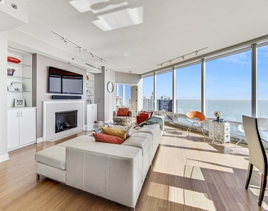 340 E Randolph Street - Photo Thumbnail 5