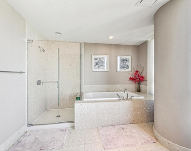340 E Randolph Street - Photo Thumbnail 25