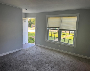 28 W Willow Street - Photo Thumbnail 3