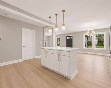 1658 Temple Avenue - Photo Thumbnail 10