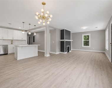 1658 Temple Avenue - Photo Thumbnail 3