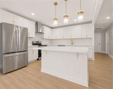 1658 Temple Avenue - Photo Thumbnail 7