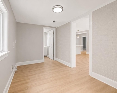 1658 Temple Avenue - Photo Thumbnail 12