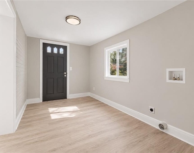 1658 Temple Avenue - Photo Thumbnail 11