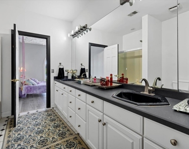 4206 Royal Fox Drive - Photo Thumbnail 15