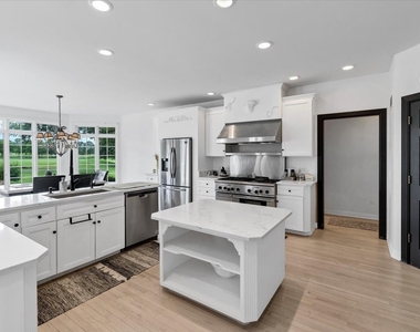 4206 Royal Fox Drive - Photo Thumbnail 8