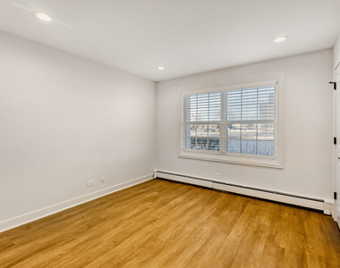 785 Pershing Avenue - Photo Thumbnail 7