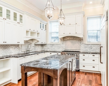 116 W Chestnut Street - Photo Thumbnail 5