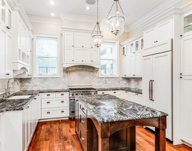 116 W Chestnut Street - Photo Thumbnail 6