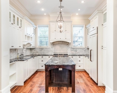 116 W Chestnut Street - Photo Thumbnail 4