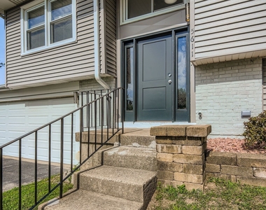 5611 Allemong Drive - Photo Thumbnail 3