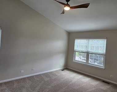 450 Rosewood Crossing - Photo Thumbnail 15
