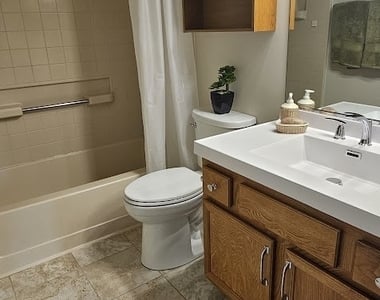 450 Rosewood Crossing - Photo Thumbnail 22