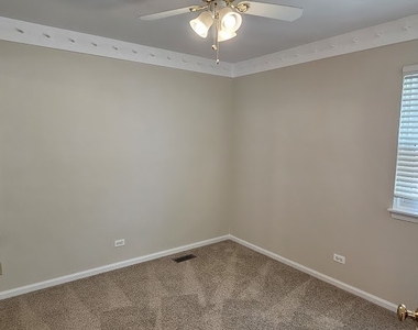 450 Rosewood Crossing - Photo Thumbnail 21