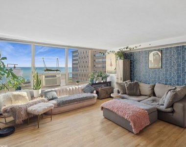 3950 N Lake Shore Drive - Photo Thumbnail 3