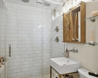 3950 N Lake Shore Drive - Photo Thumbnail 9