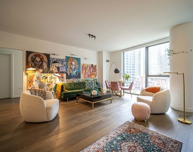 211 N Harbor Drive - Photo Thumbnail 6