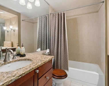 30 E Huron Street - Photo Thumbnail 8