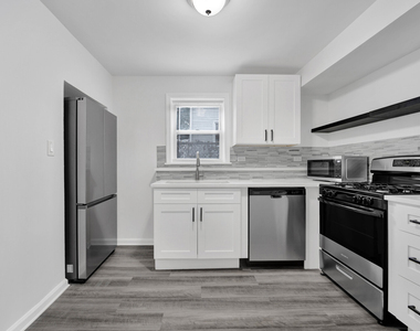 2152 W 21st Street - Photo Thumbnail 1