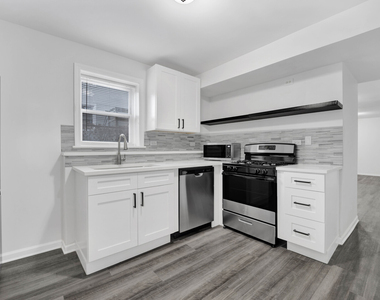 2152 W 21st Street - Photo Thumbnail 2