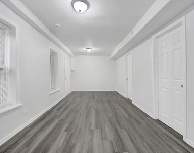 2152 W 21st Street - Photo Thumbnail 7