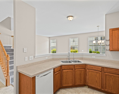 535 N Red Deer Road - Photo Thumbnail 6