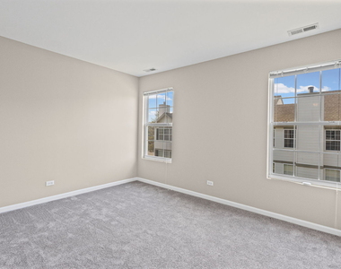 535 N Red Deer Road - Photo Thumbnail 12