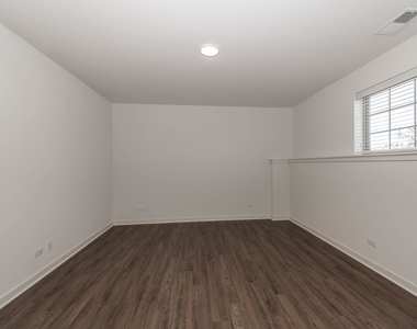 21599 W Field Court - Photo Thumbnail 9