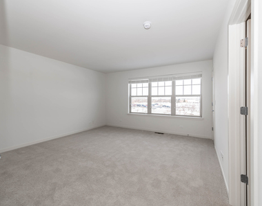21599 W Field Court - Photo Thumbnail 5