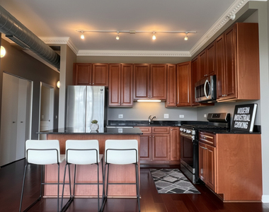 1200 W Monroe Street - Photo Thumbnail 2