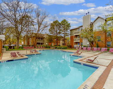 1114 Johnson Drive - Photo Thumbnail 5