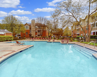 1114 Johnson Drive - Photo Thumbnail 4