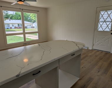 311 Stewart Drive - Photo Thumbnail 6