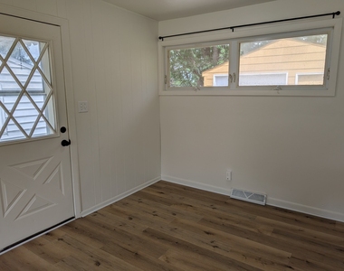 311 Stewart Drive - Photo Thumbnail 4