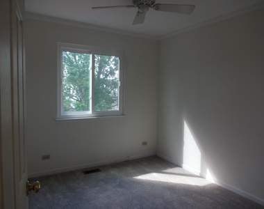 1340 Burke Lane - Photo Thumbnail 6
