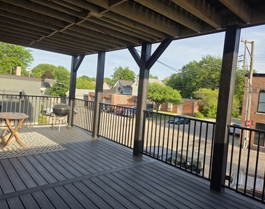 304 W Main Street - Photo Thumbnail 4
